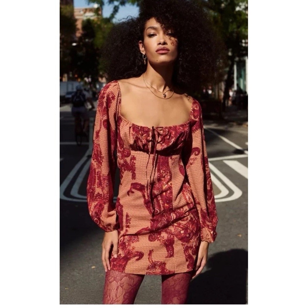 Urban Outfitters Vivienne Red Paisley Printed‎ Long Sleeve Mini Dress UO Large